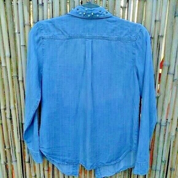 Kut from the Kloth Chambray studded shirt S - Picture 5 of 6